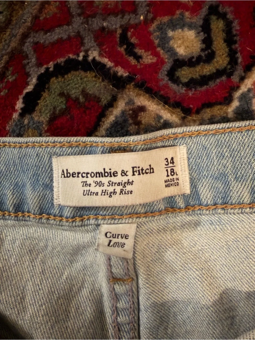 Abercrombie & Fitch The 90’s Straight Ultra High Rise Jeans
